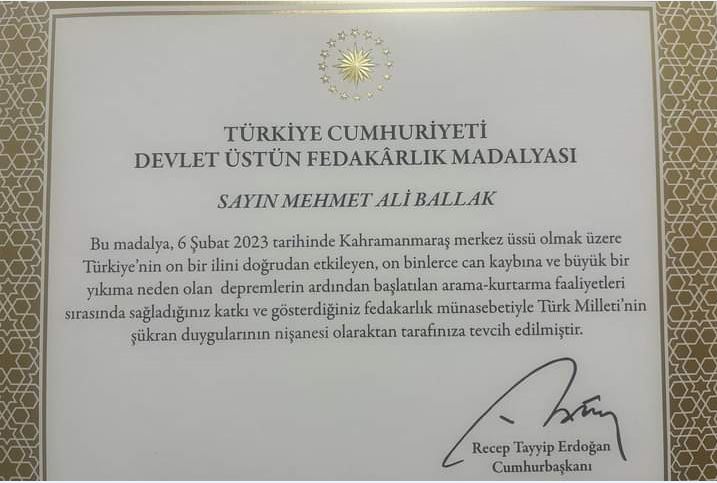 Devlet Üstün Fedakarlık Madalyası 